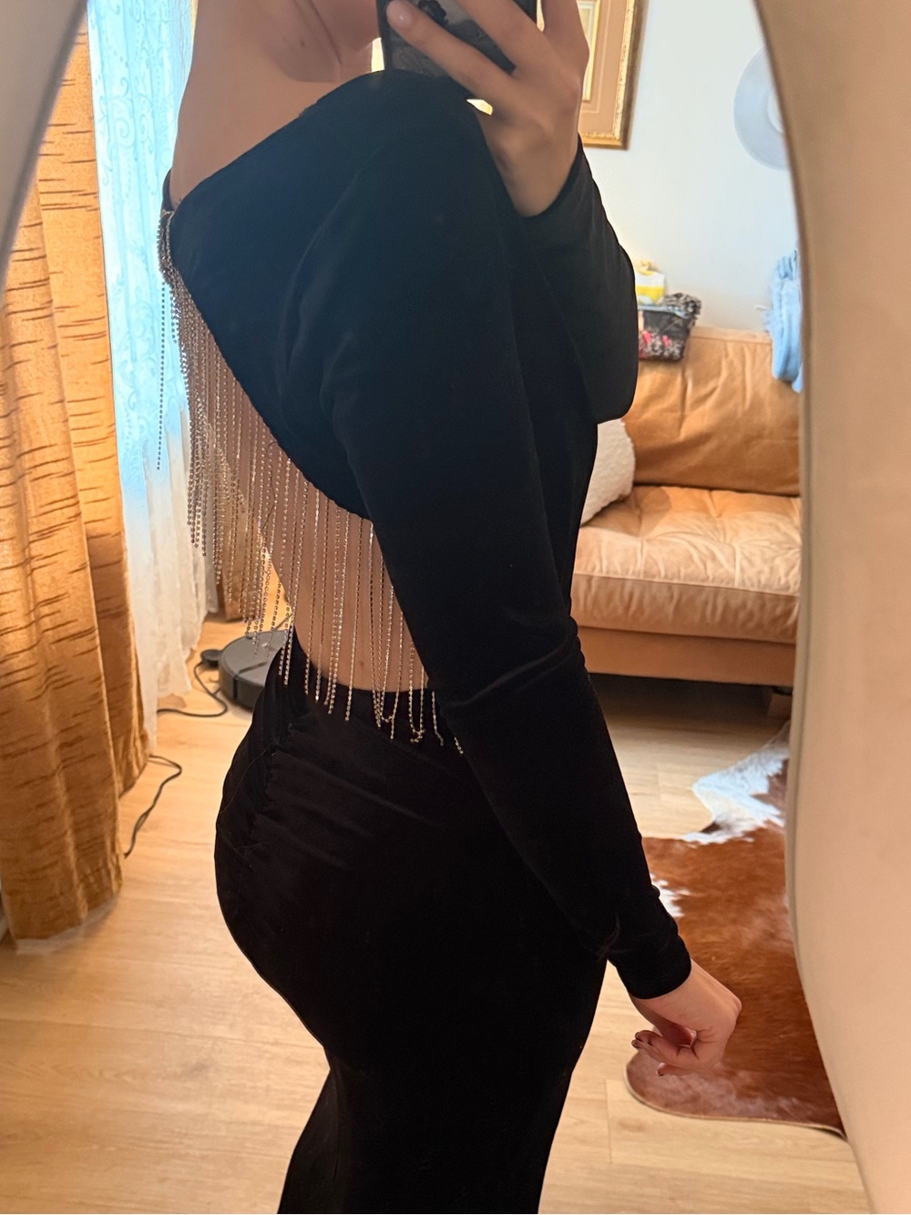 Elegant Black Long Sleeve V-Neck Velvet Dress
